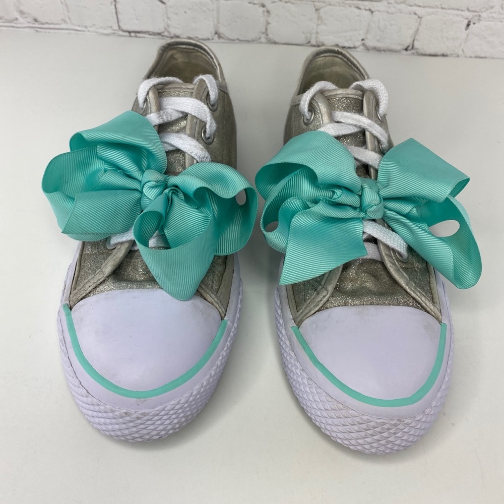 JoJo Siwa Girls Lagacee Silver Glitter Sneaker Shoe with Blue Bow Size 2.5
